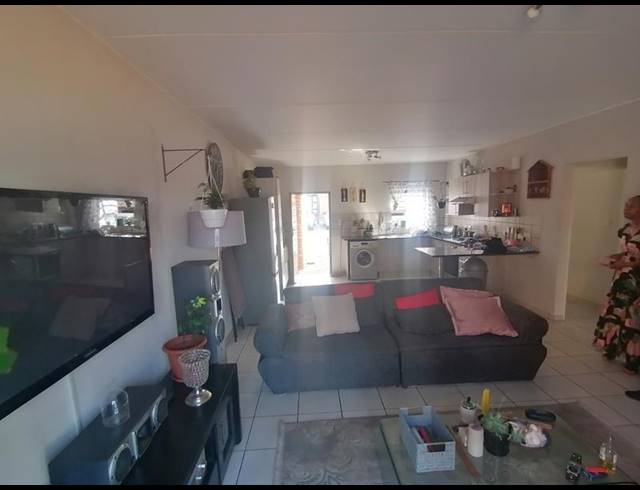 2 BEDROOM TOWNHOUSE FOR SALE IN ALBEMARLE